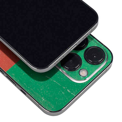 Cameroon Flag Distressed iPhone 16 Pro Skin